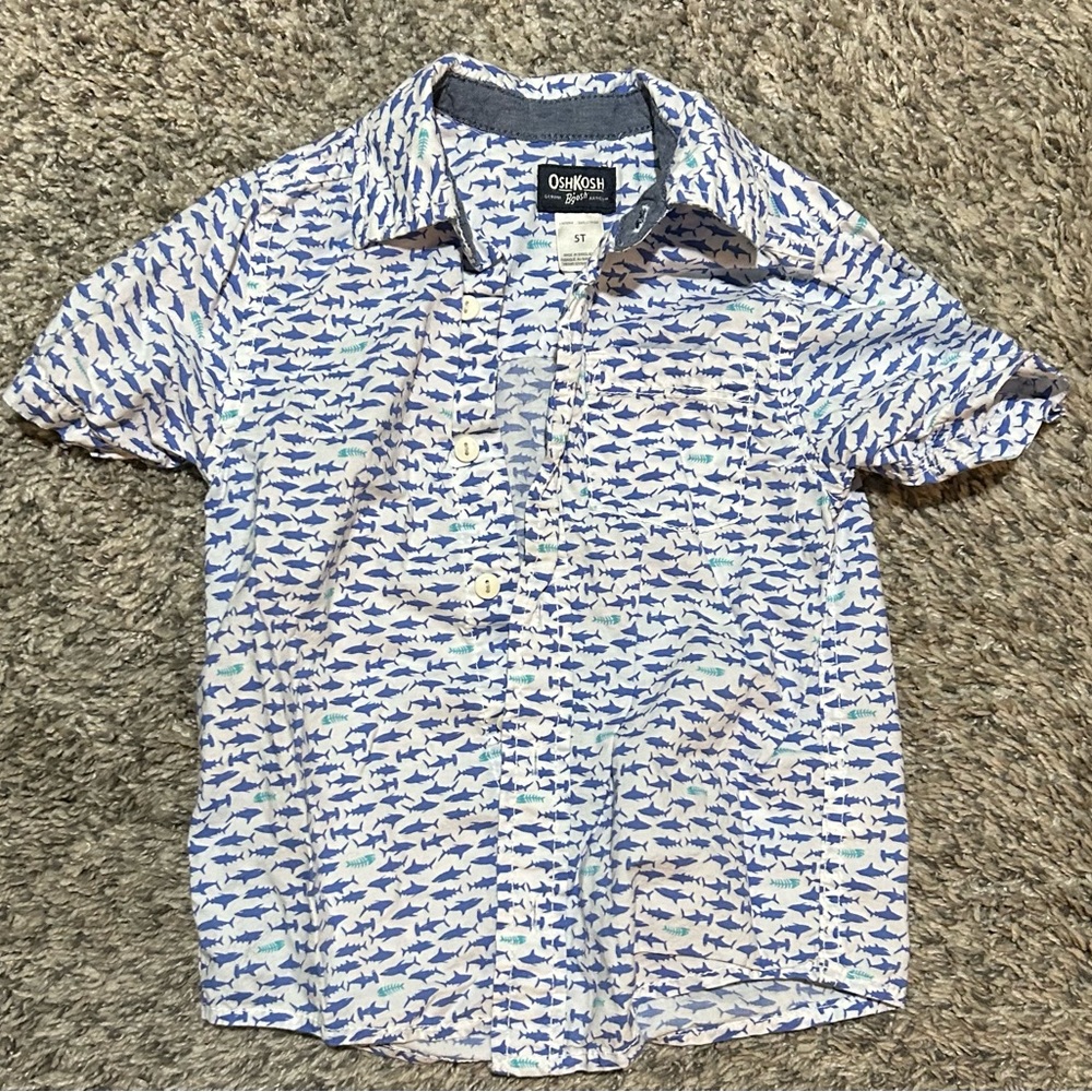 Boys Shark Button Up Shirt 5T Osh Kosh B’Gosh White Blue
